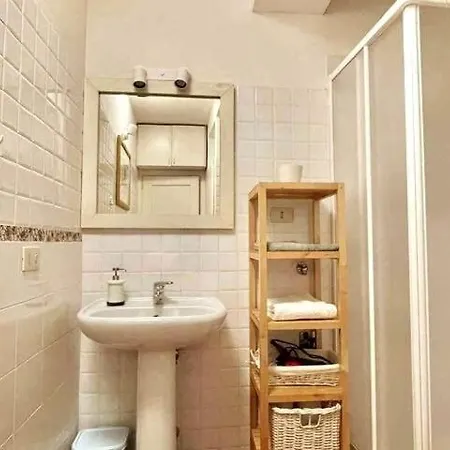 Apartamento Maila's Garden, 25 Min From Florence Prato (Prato)